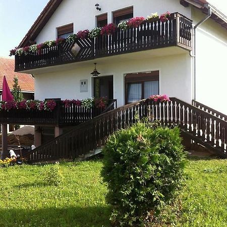 Guesthouse Magdalena Rakovica Exteriör bild