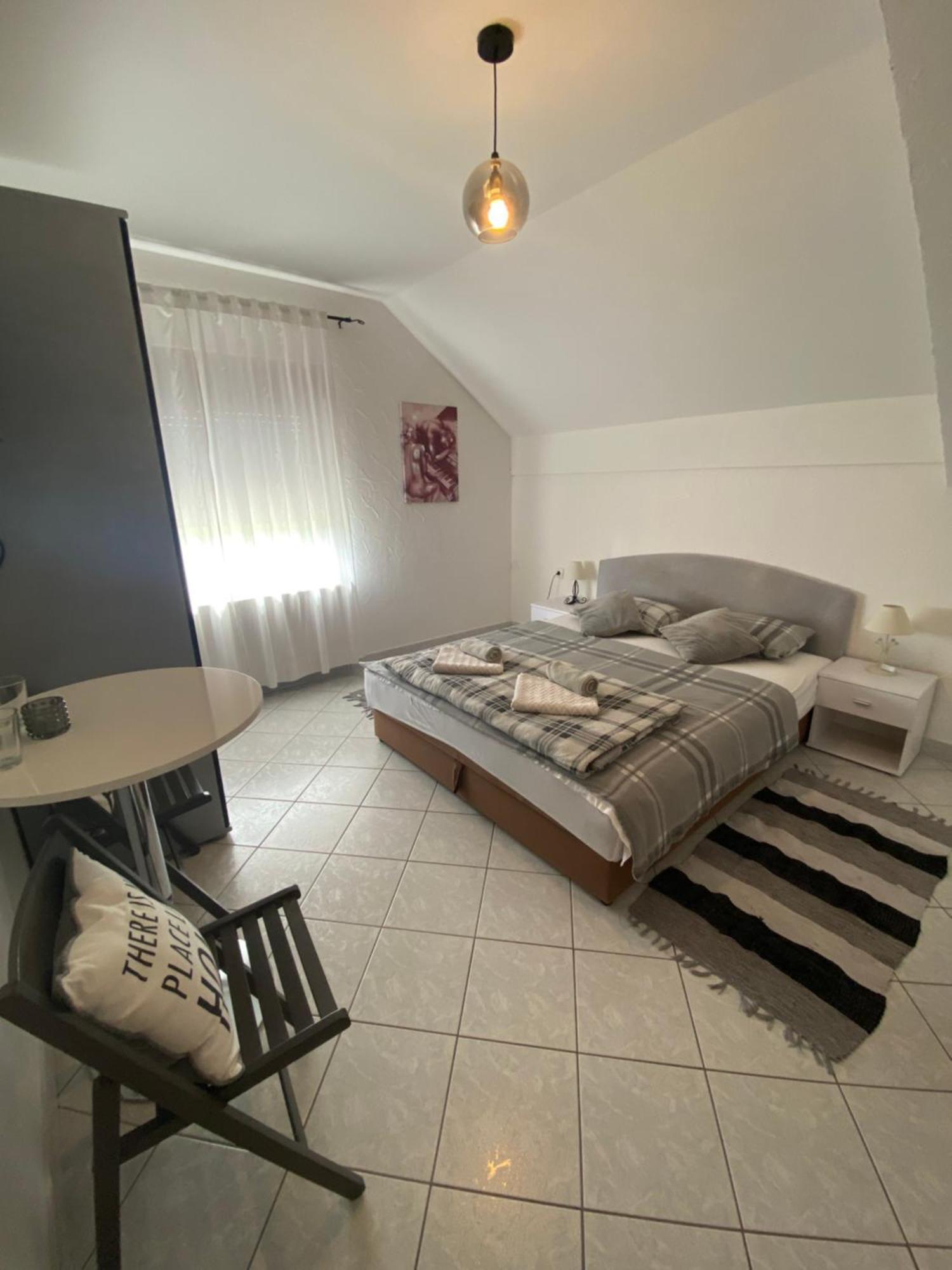Guesthouse Magdalena Rakovica Exteriör bild