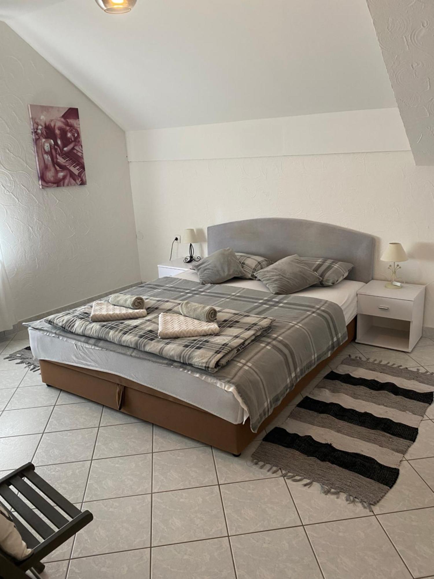 Guesthouse Magdalena Rakovica Exteriör bild