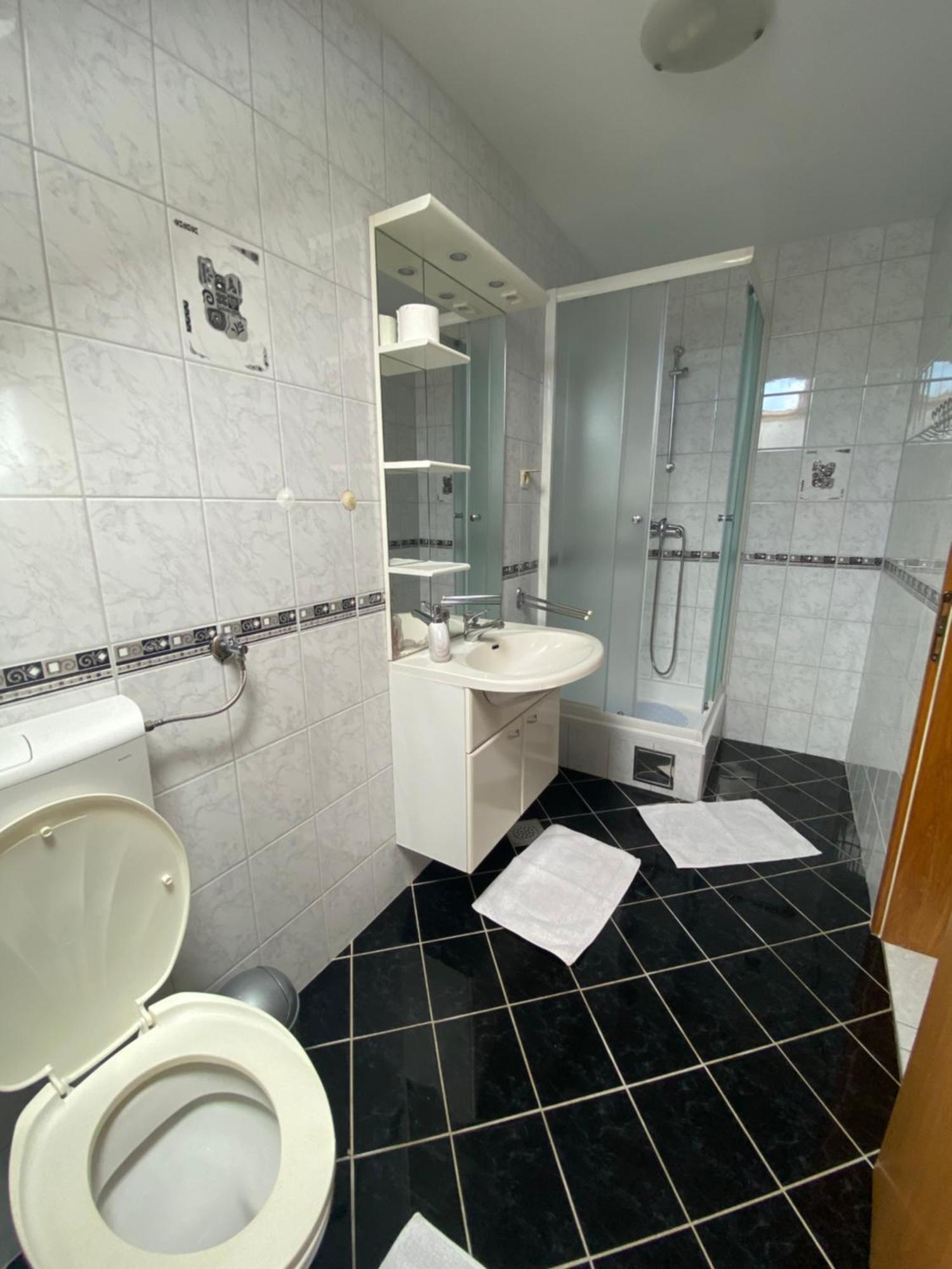 Guesthouse Magdalena Rakovica Exteriör bild