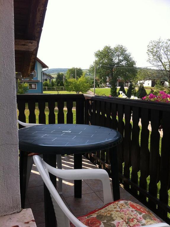 Guesthouse Magdalena Rakovica Exteriör bild