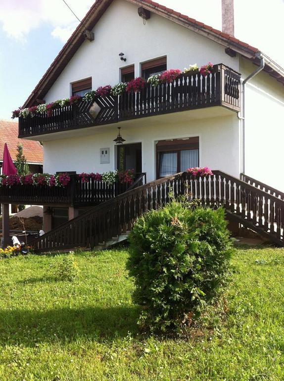 Guesthouse Magdalena Rakovica Exteriör bild